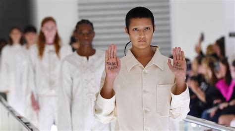 gucci modella criticata|Model stages silent protest on Gucci catwalk over 'straitjacket.